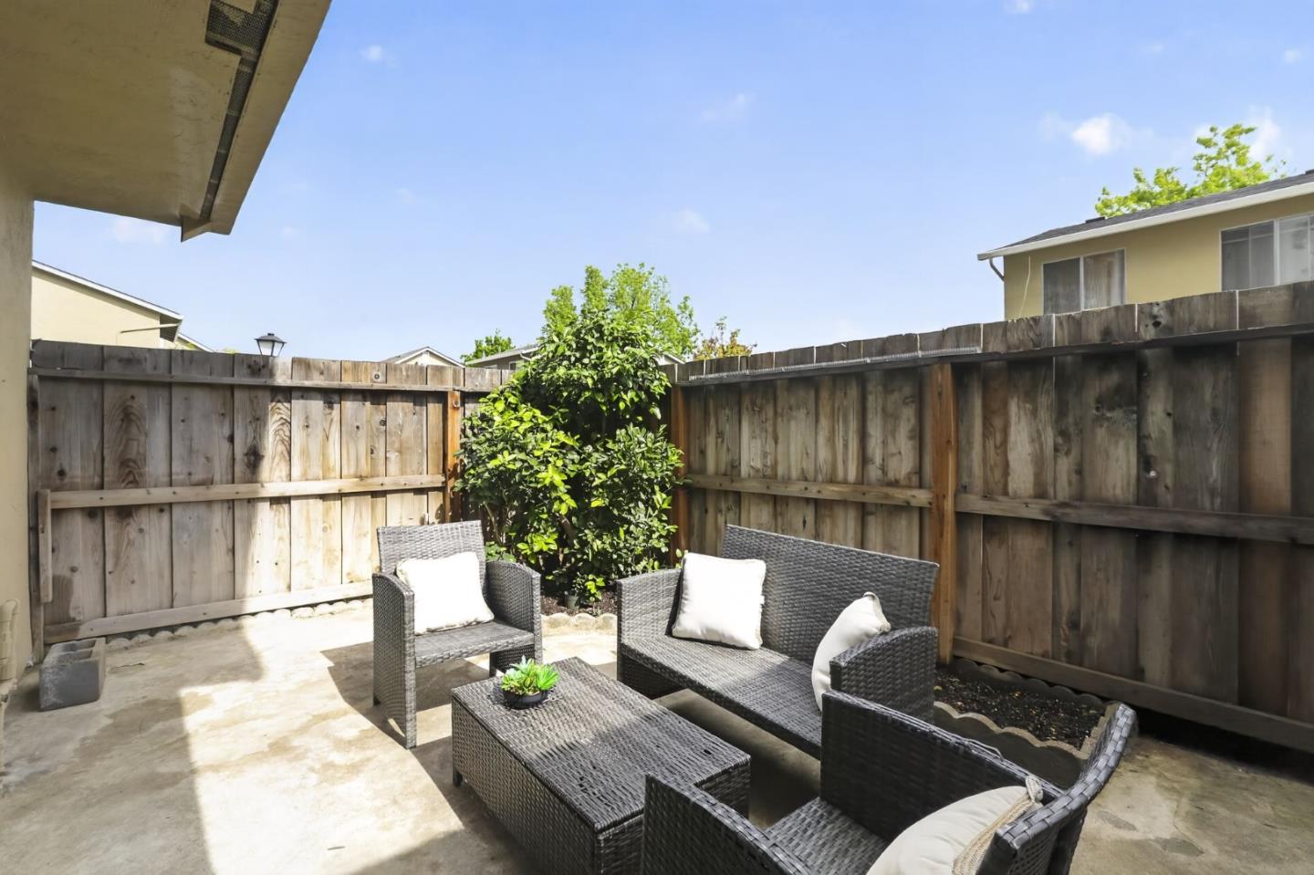 Detail Gallery Image 13 of 15 For 2269 Warfield Way #D,  San Jose,  CA 95122 - 3 Beds | 2 Baths