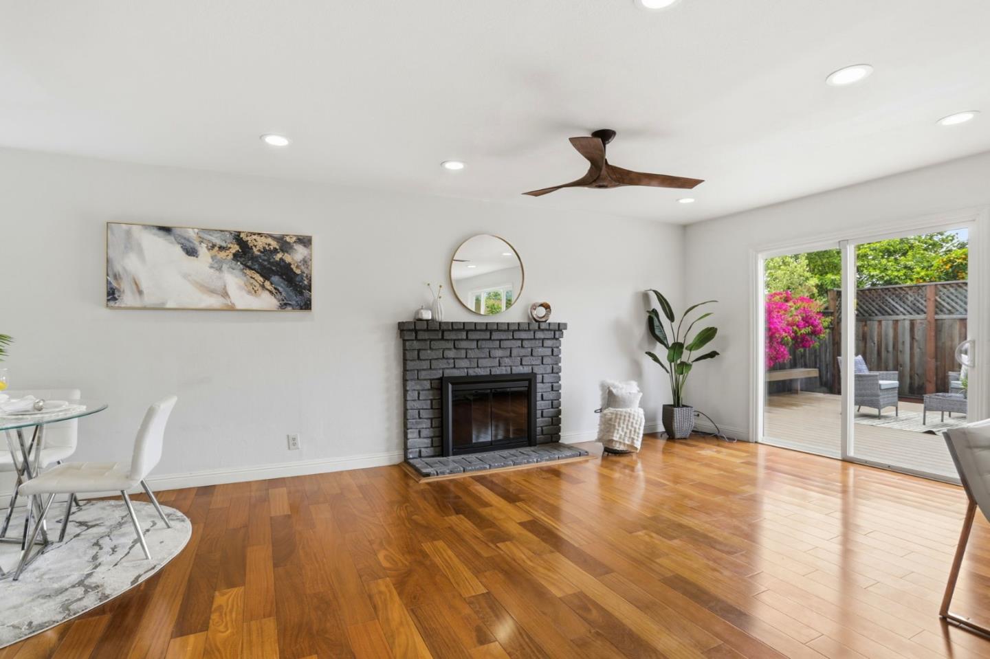 Detail Gallery Image 7 of 34 For 1010 Patricia Ct, Campbell,  CA 95008 - 3 Beds | 2 Baths