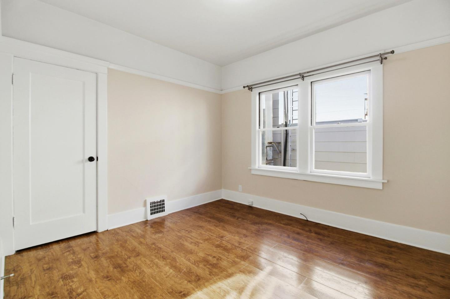 Detail Gallery Image 10 of 57 For 227 Lux Ave, South San Francisco,  CA 94080 - 6 Beds | 2 Baths