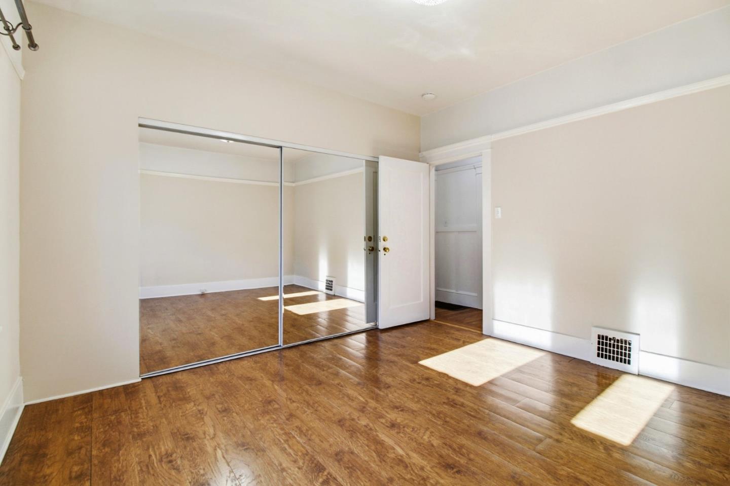 Detail Gallery Image 16 of 57 For 227 Lux Ave, South San Francisco,  CA 94080 - 6 Beds | 2 Baths