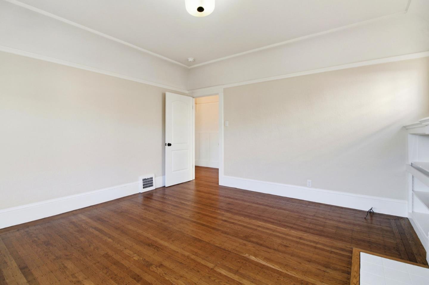 Detail Gallery Image 8 of 57 For 227 Lux Ave, South San Francisco,  CA 94080 - 6 Beds | 2 Baths