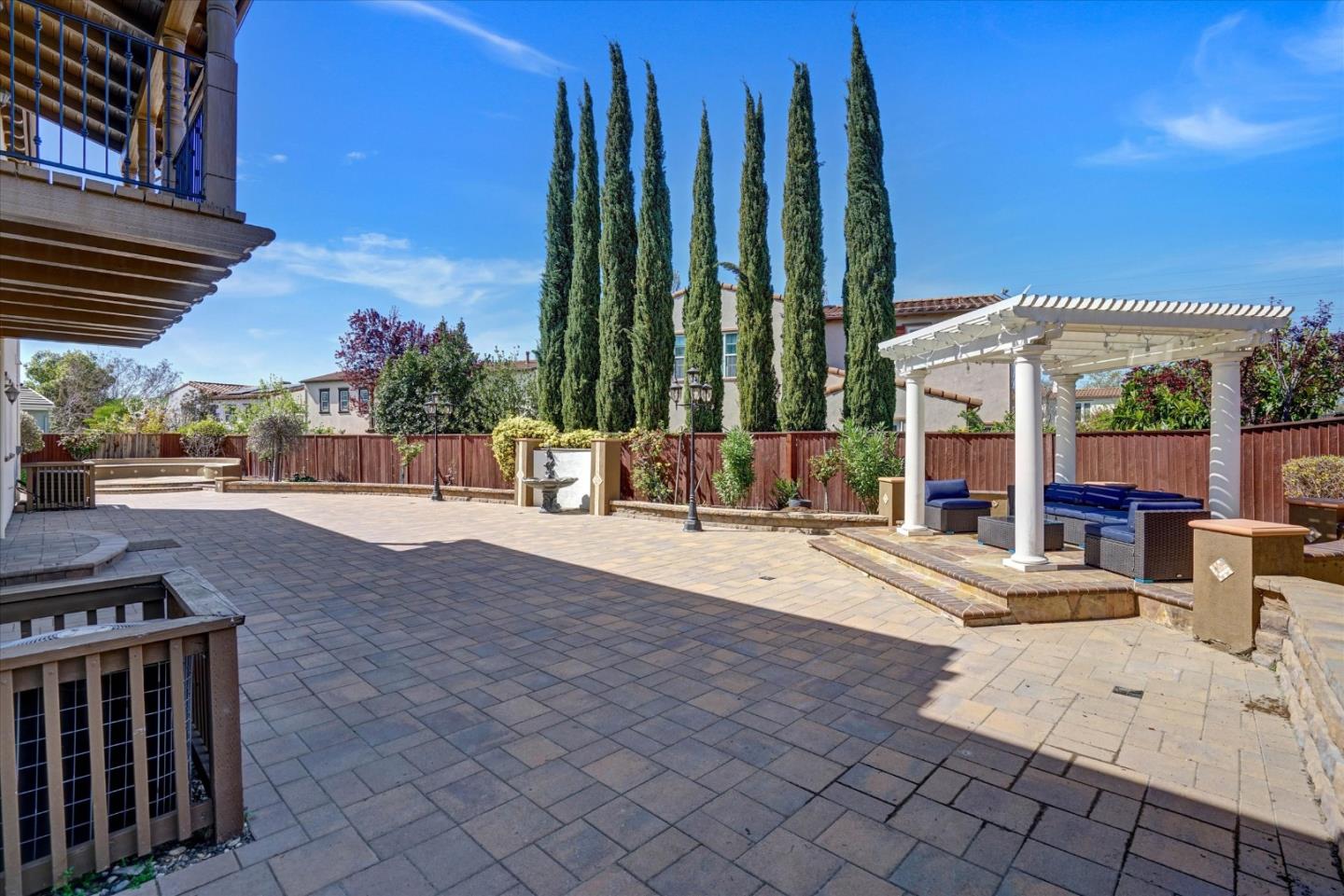 Detail Gallery Image 27 of 33 For 233 Snowdrop Ct, San Ramon,  CA 94582 - 5 Beds | 5/1 Baths