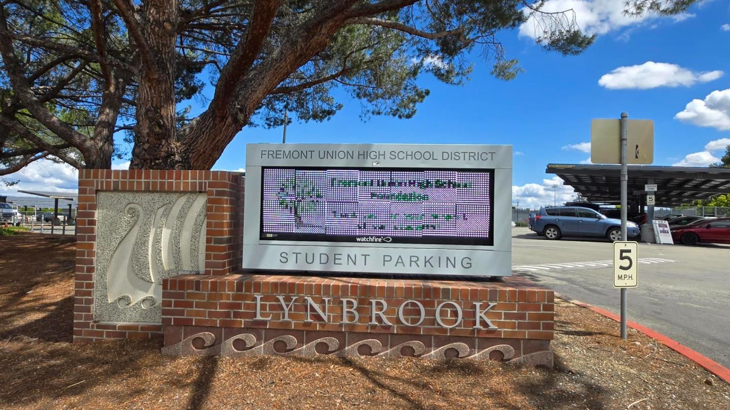 Detail Gallery Image 3 of 5 For 1523 Johnson, San Jose,  CA 95129 - 5 Beds | 3 Baths