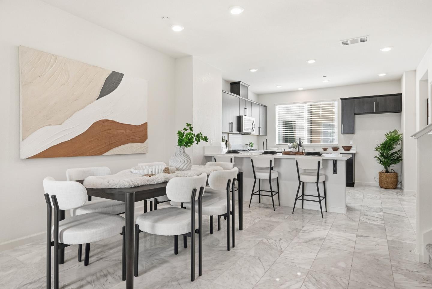 Detail Gallery Image 10 of 46 For 218 William Manly St #3,  San Jose,  CA 95136 - 4 Beds | 3/1 Baths