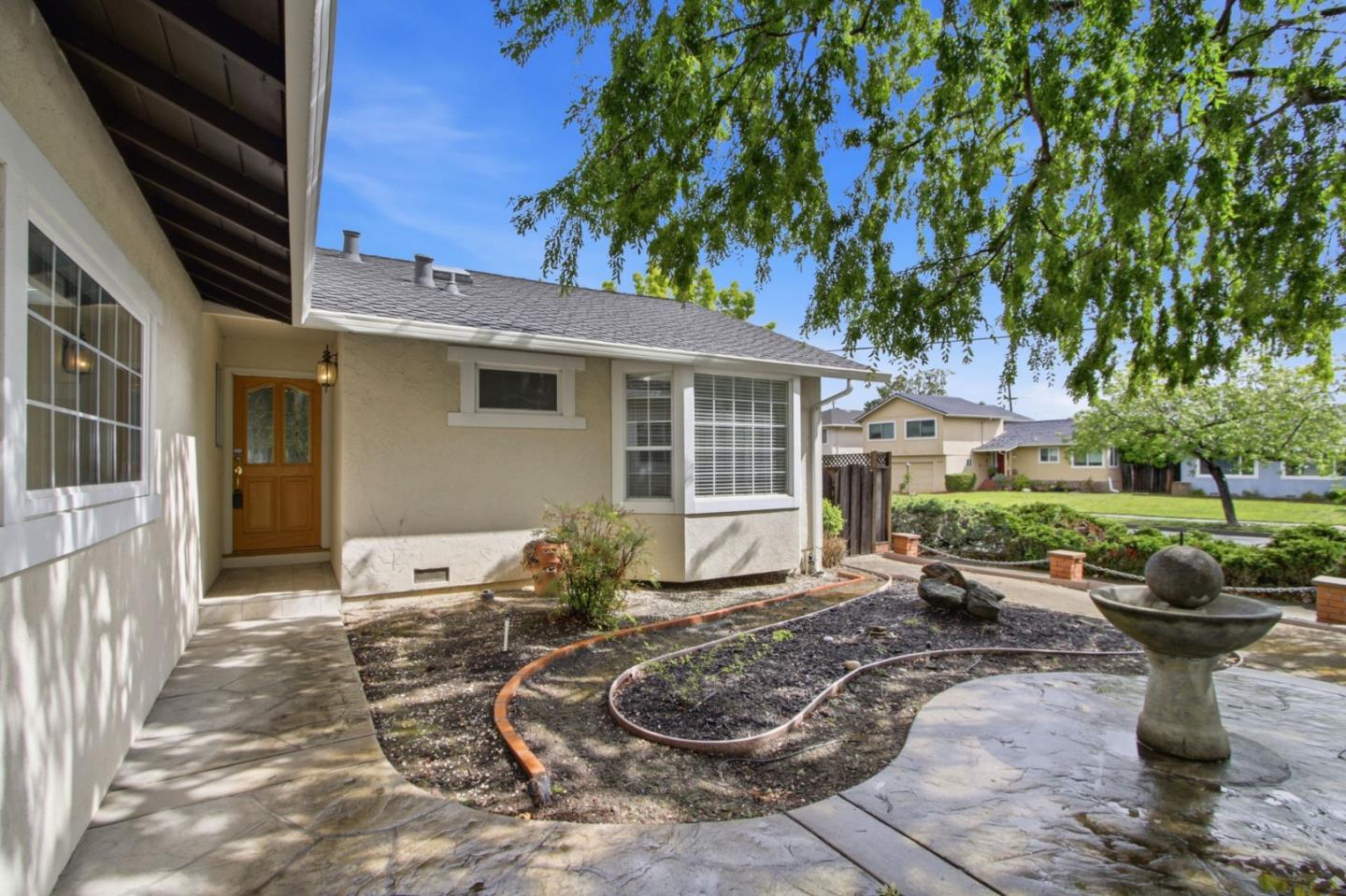 Detail Gallery Image 4 of 33 For 7509 Orange Blossom Dr, Cupertino,  CA 95014 - 5 Beds | 3 Baths