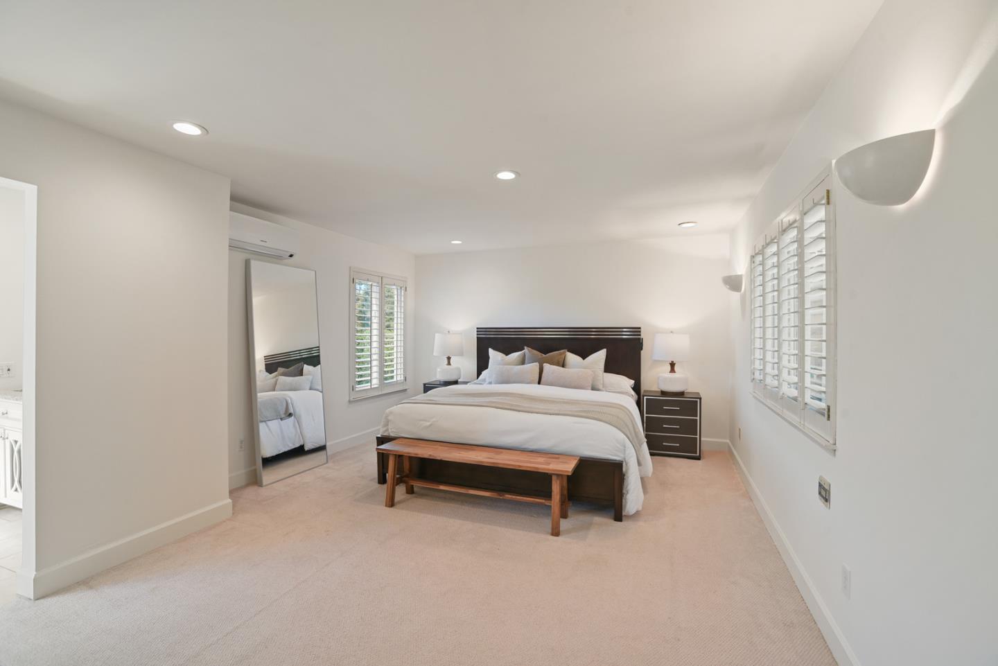 Detail Gallery Image 13 of 28 For 1130 Chula Vista Dr, Belmont,  CA 94002 - 4 Beds | 2/1 Baths