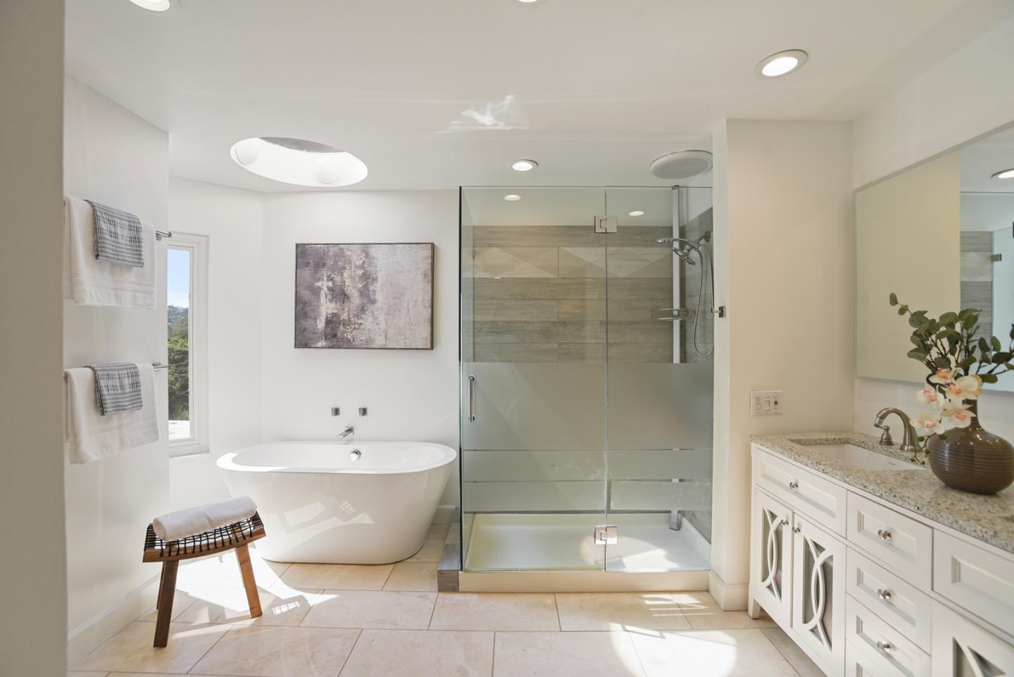 Detail Gallery Image 14 of 28 For 1130 Chula Vista Dr, Belmont,  CA 94002 - 4 Beds | 2/1 Baths