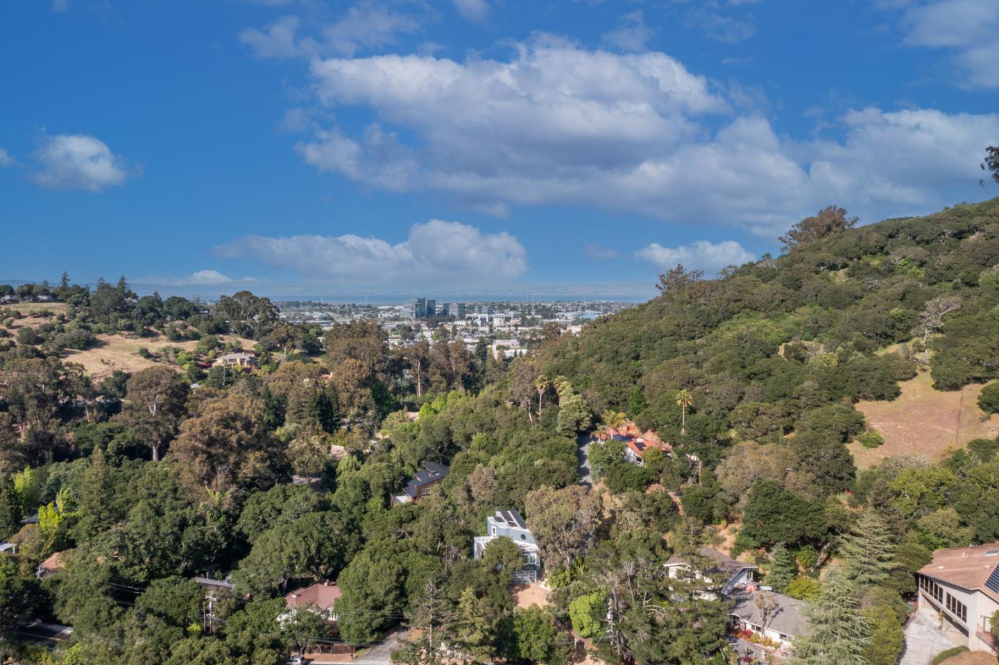 Detail Gallery Image 23 of 28 For 1130 Chula Vista Dr, Belmont,  CA 94002 - 4 Beds | 2/1 Baths