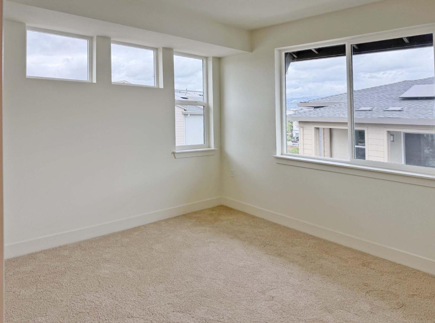 Detail Gallery Image 3 of 8 For 17050 Depot St #302,  Morgan Hill,  CA 95037 - 1 Beds | 1 Baths