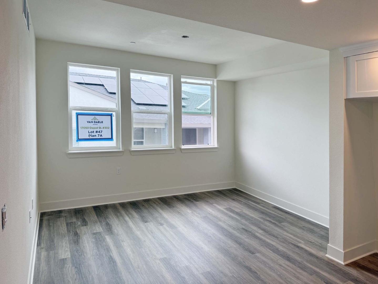 Detail Gallery Image 5 of 8 For 17050 Depot St #302,  Morgan Hill,  CA 95037 - 1 Beds | 1 Baths