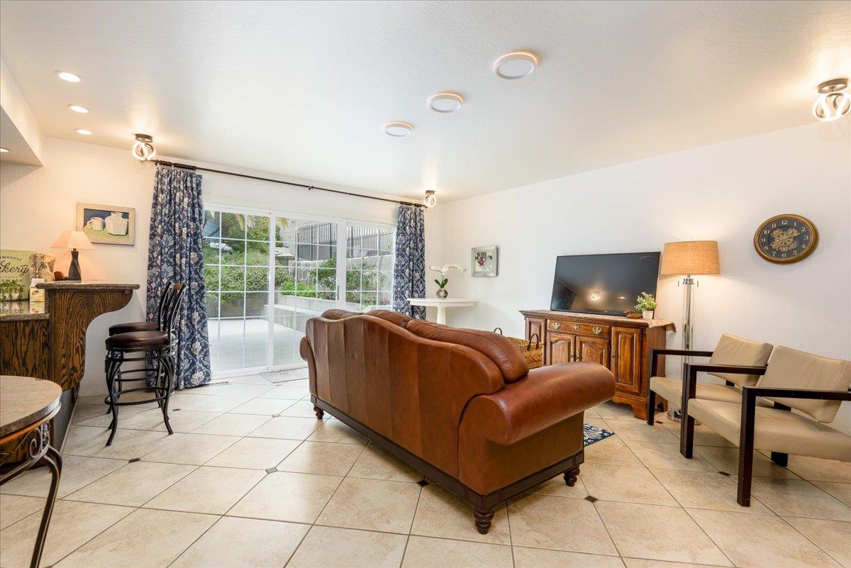 Detail Gallery Image 12 of 30 For 854 Prairie Creek Dr, Pacifica,  CA 94044 - 4 Beds | 2/1 Baths