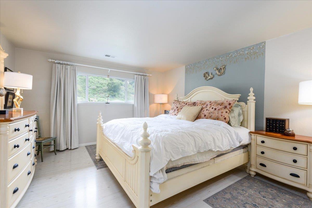 Detail Gallery Image 16 of 30 For 854 Prairie Creek Dr, Pacifica,  CA 94044 - 4 Beds | 2/1 Baths