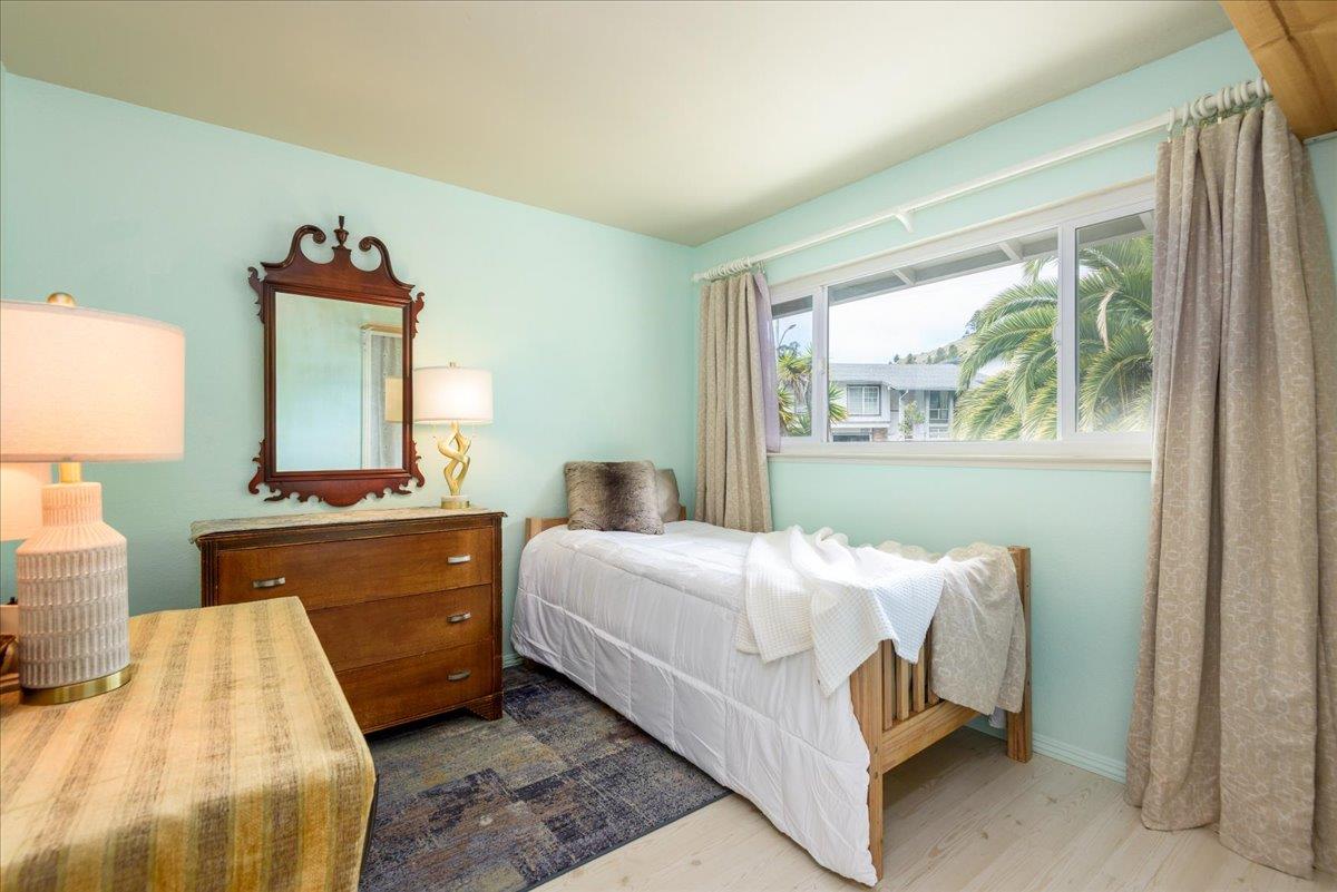 Detail Gallery Image 22 of 30 For 854 Prairie Creek Dr, Pacifica,  CA 94044 - 4 Beds | 2/1 Baths