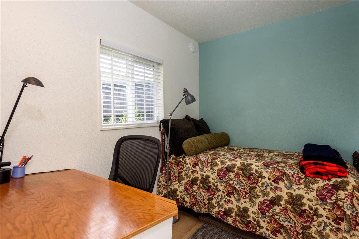 Detail Gallery Image 25 of 30 For 854 Prairie Creek Dr, Pacifica,  CA 94044 - 4 Beds | 2/1 Baths