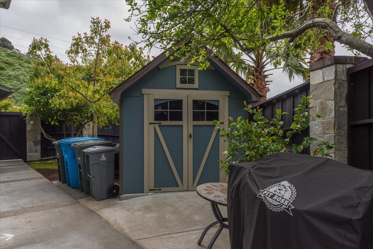 Detail Gallery Image 28 of 30 For 854 Prairie Creek Dr, Pacifica,  CA 94044 - 4 Beds | 2/1 Baths