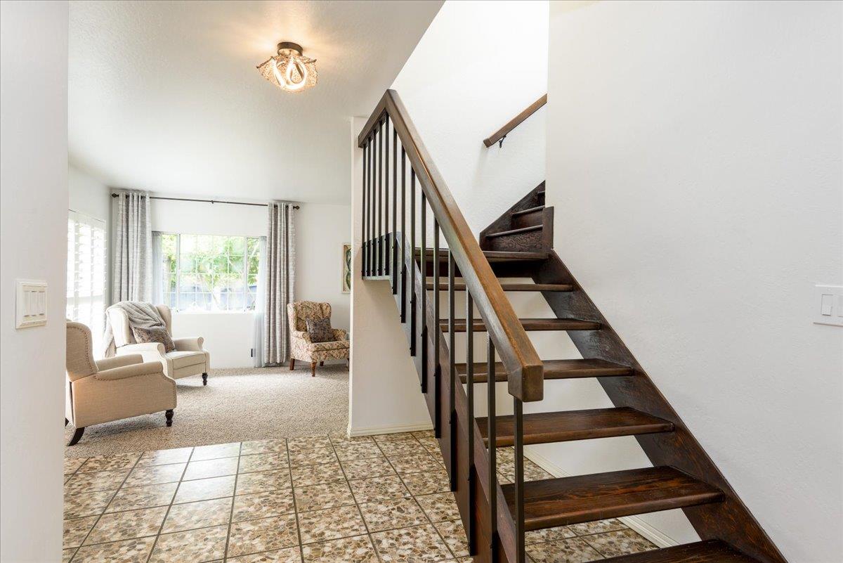 Detail Gallery Image 3 of 30 For 854 Prairie Creek Dr, Pacifica,  CA 94044 - 4 Beds | 2/1 Baths