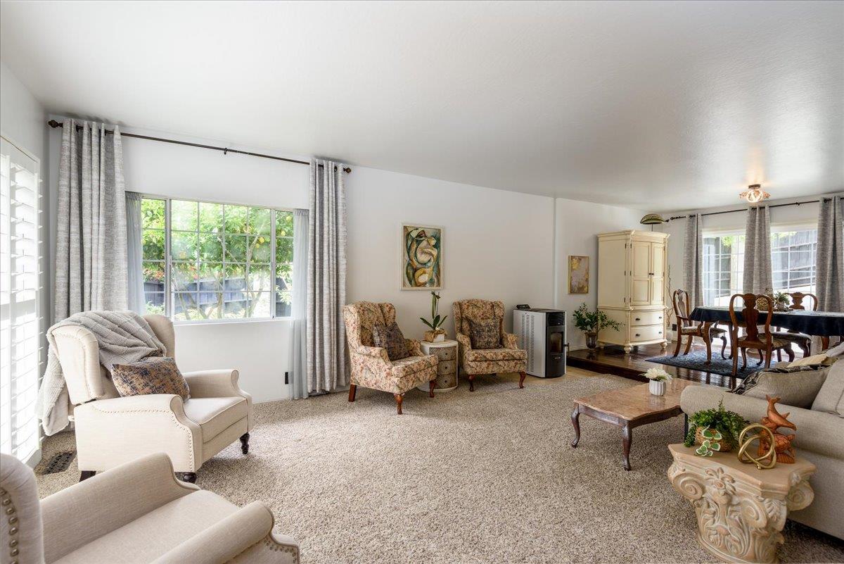 Detail Gallery Image 4 of 30 For 854 Prairie Creek Dr, Pacifica,  CA 94044 - 4 Beds | 2/1 Baths