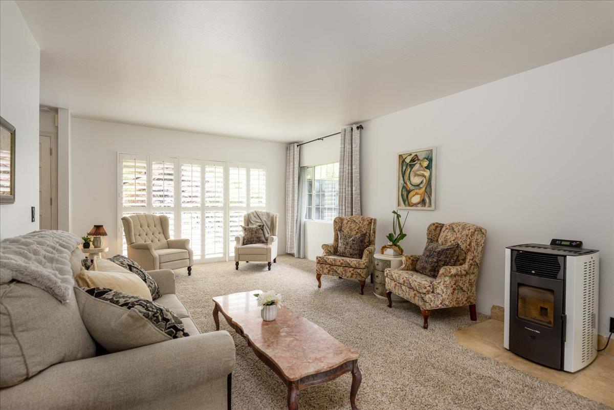 Detail Gallery Image 5 of 30 For 854 Prairie Creek Dr, Pacifica,  CA 94044 - 4 Beds | 2/1 Baths