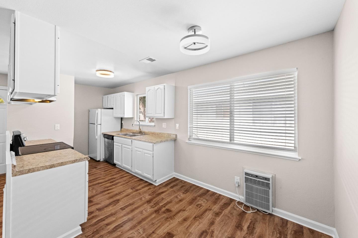 Photo #5: ML82044056 Listing: Photo #5