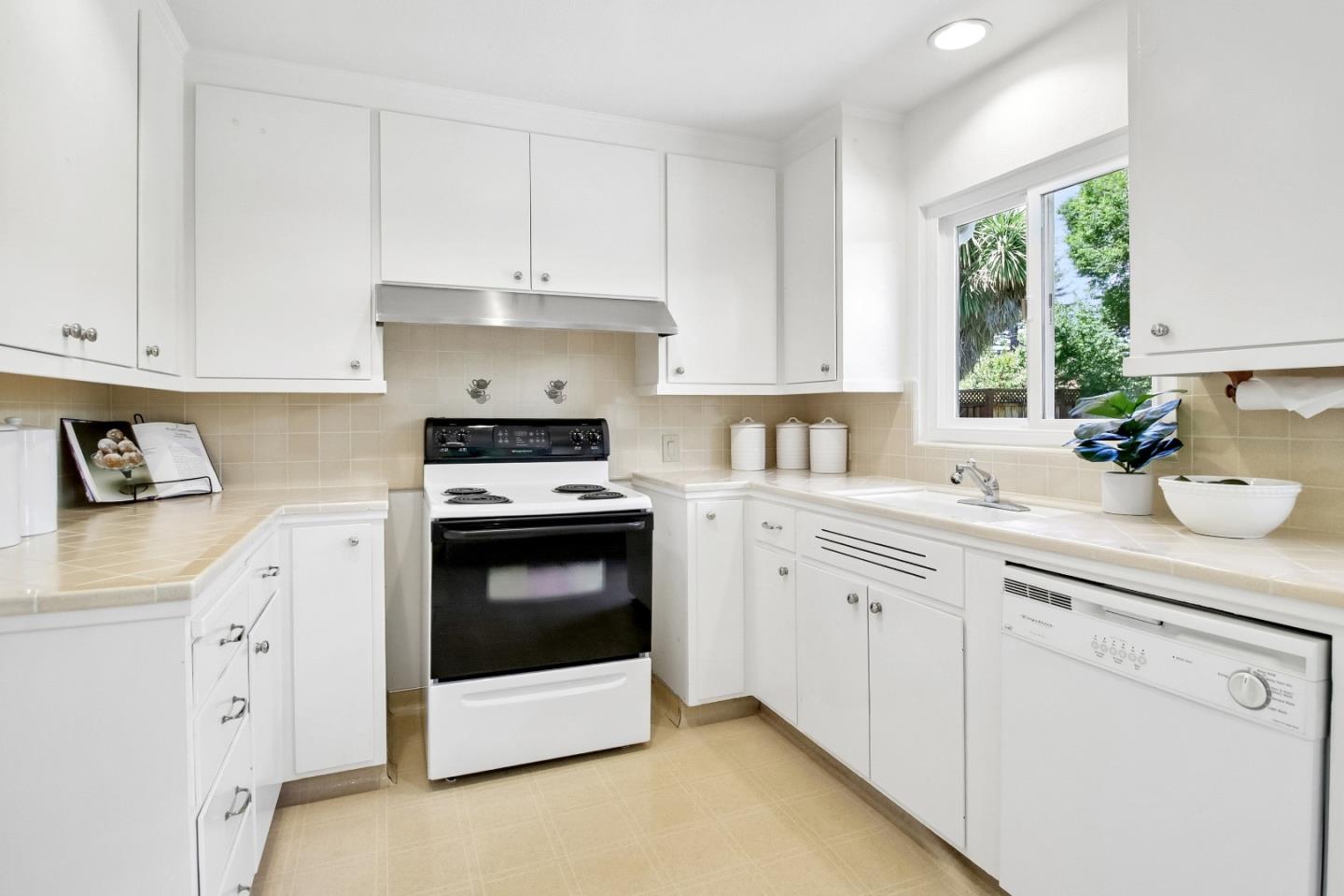 950 Olive, Menlo Park, CA, 94025