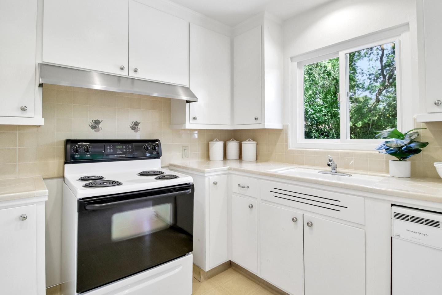 950 Olive, Menlo Park, CA, 94025