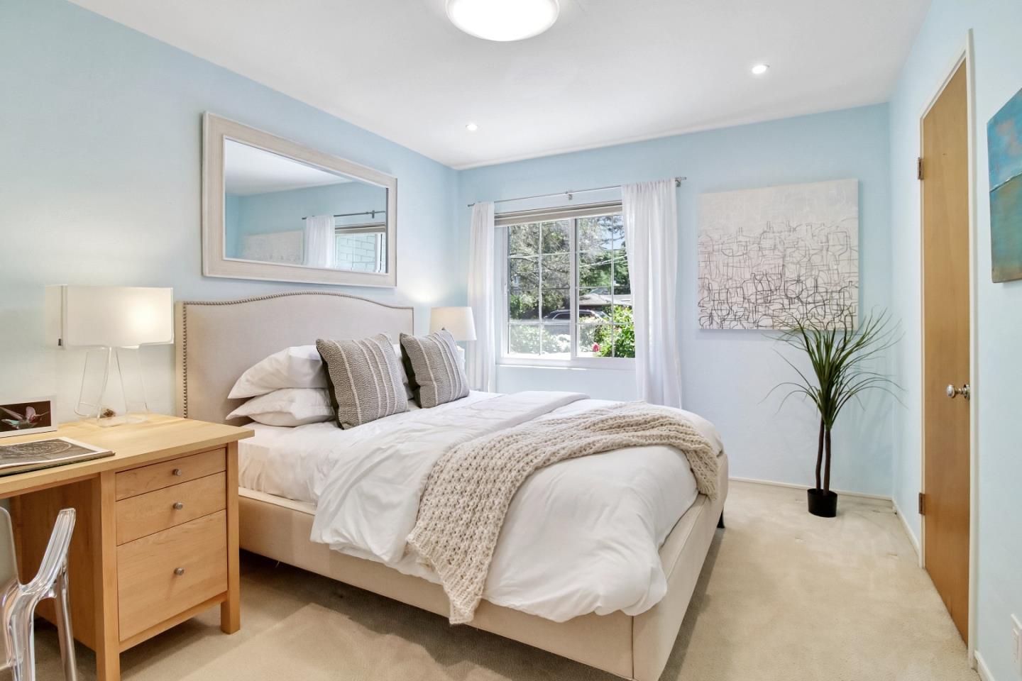 950 Olive, Menlo Park, CA, 94025