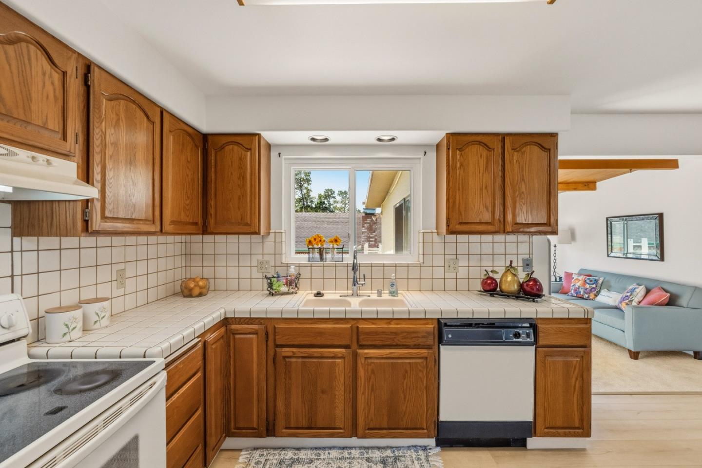 Detail Gallery Image 15 of 53 For 1317 Funston Ave, Pacific Grove,  CA 93950 - 3 Beds | 2 Baths