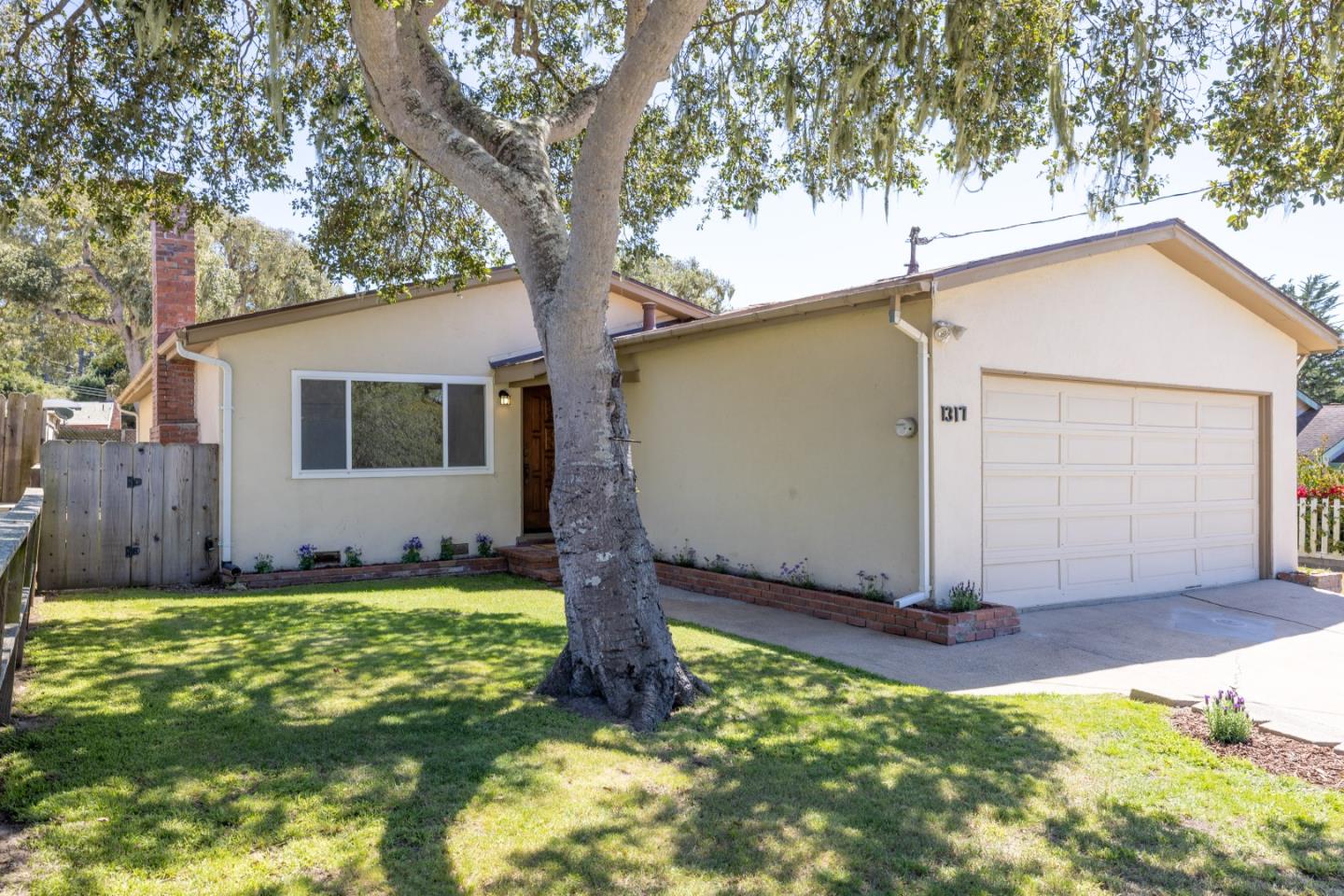 Detail Gallery Image 2 of 53 For 1317 Funston Ave, Pacific Grove,  CA 93950 - 3 Beds | 2 Baths