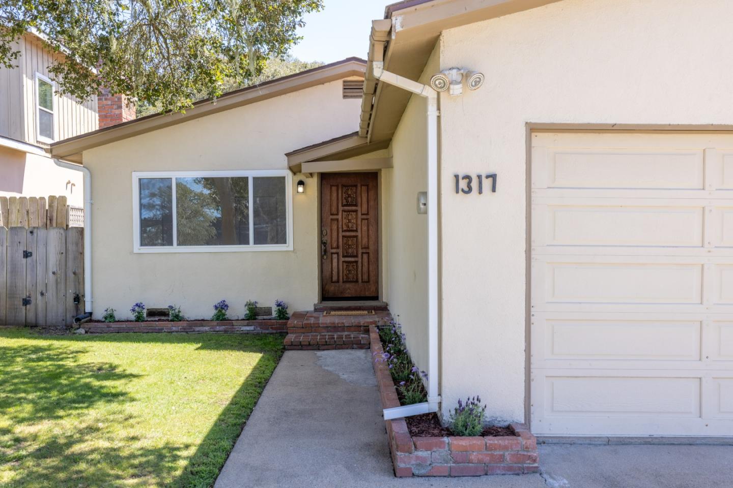 Detail Gallery Image 4 of 53 For 1317 Funston Ave, Pacific Grove,  CA 93950 - 3 Beds | 2 Baths