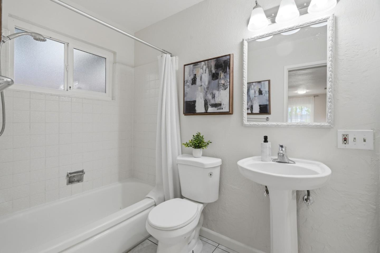 Detail Gallery Image 11 of 56 For 2934 Kilo Ave, San Jose,  CA 95124 - 4 Beds | 2 Baths