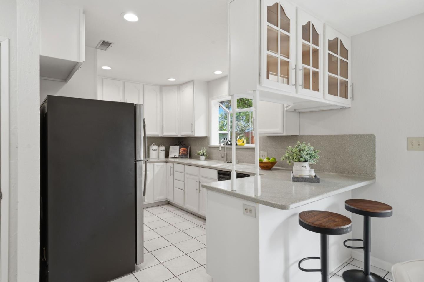 Detail Gallery Image 24 of 56 For 2934 Kilo Ave, San Jose,  CA 95124 - 4 Beds | 2 Baths