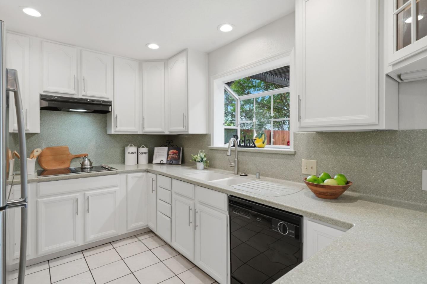 Detail Gallery Image 26 of 56 For 2934 Kilo Ave, San Jose,  CA 95124 - 4 Beds | 2 Baths