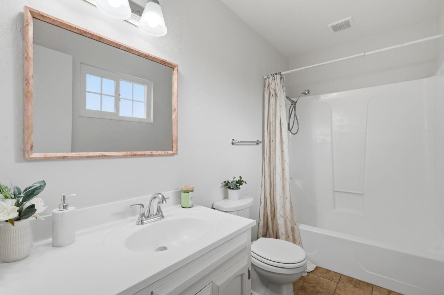 Detail Gallery Image 32 of 56 For 2934 Kilo Ave, San Jose,  CA 95124 - 4 Beds | 2 Baths