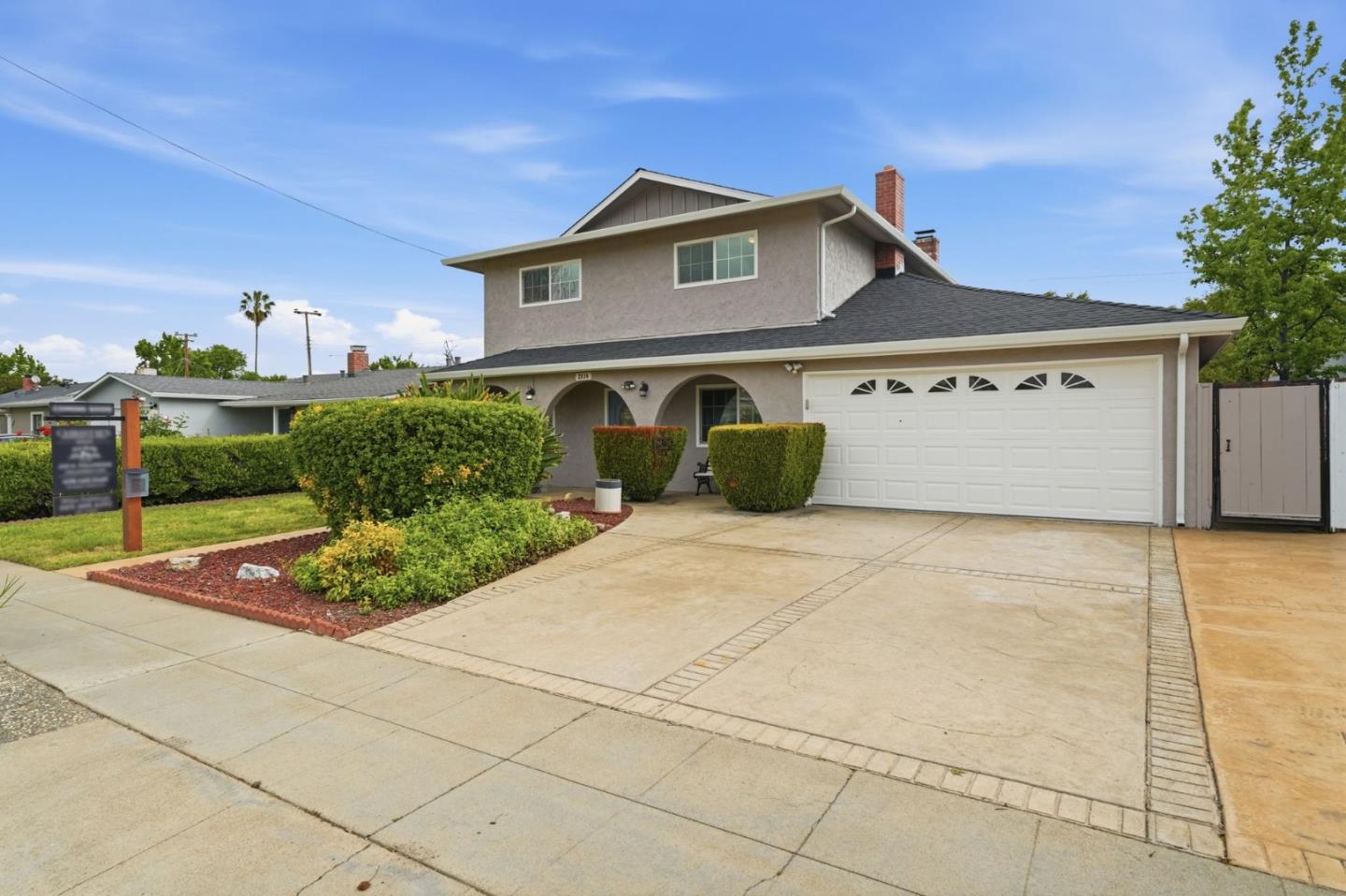 Detail Gallery Image 5 of 56 For 2934 Kilo Ave, San Jose,  CA 95124 - 4 Beds | 2 Baths