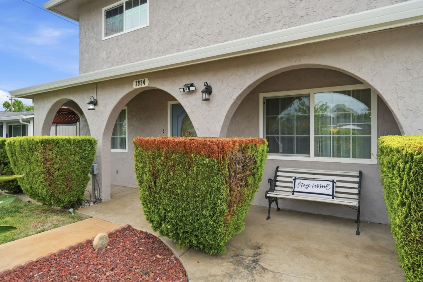 Detail Gallery Image 6 of 56 For 2934 Kilo Ave, San Jose,  CA 95124 - 4 Beds | 2 Baths