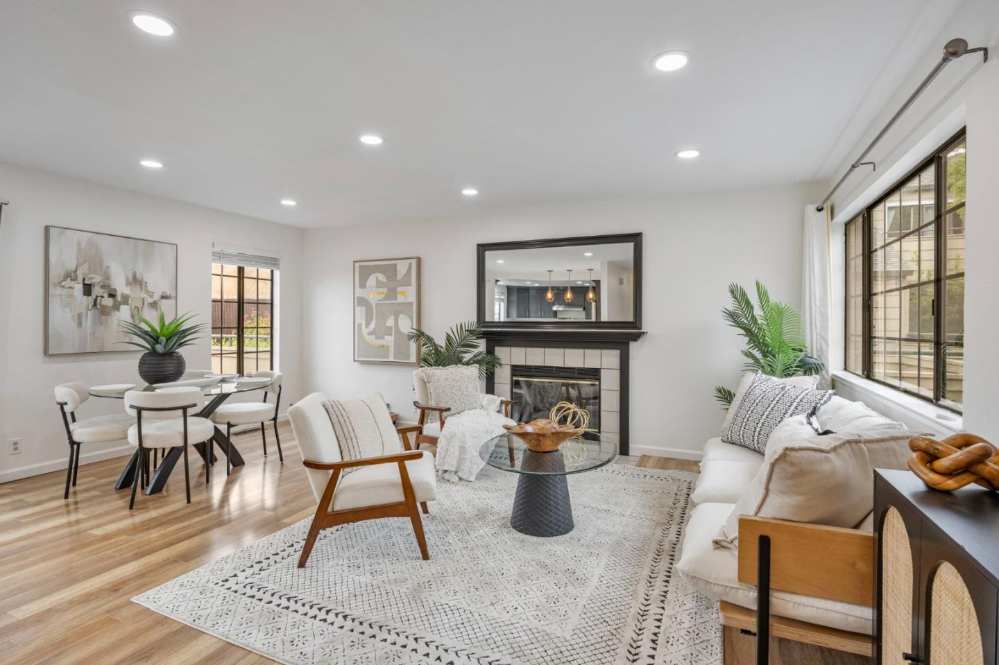 Front Image Thumbnail for ML82044061