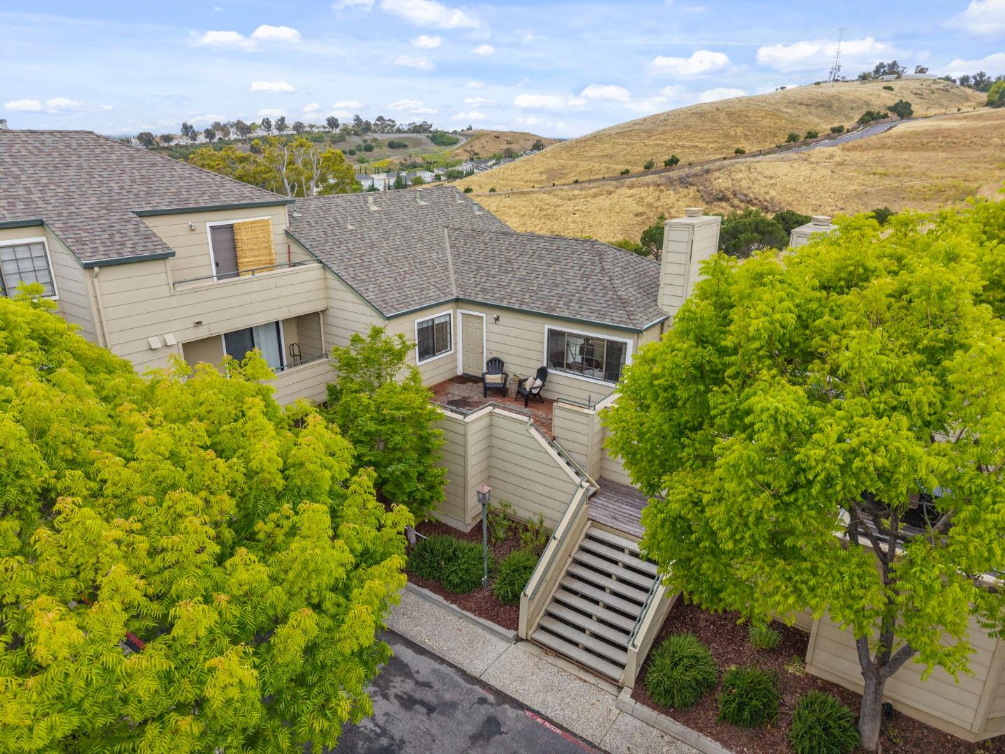 Detail Gallery Image 2 of 35 For 523 Elk Ridge #6,  San Jose,  CA 95136 - 3 Beds | 2 Baths