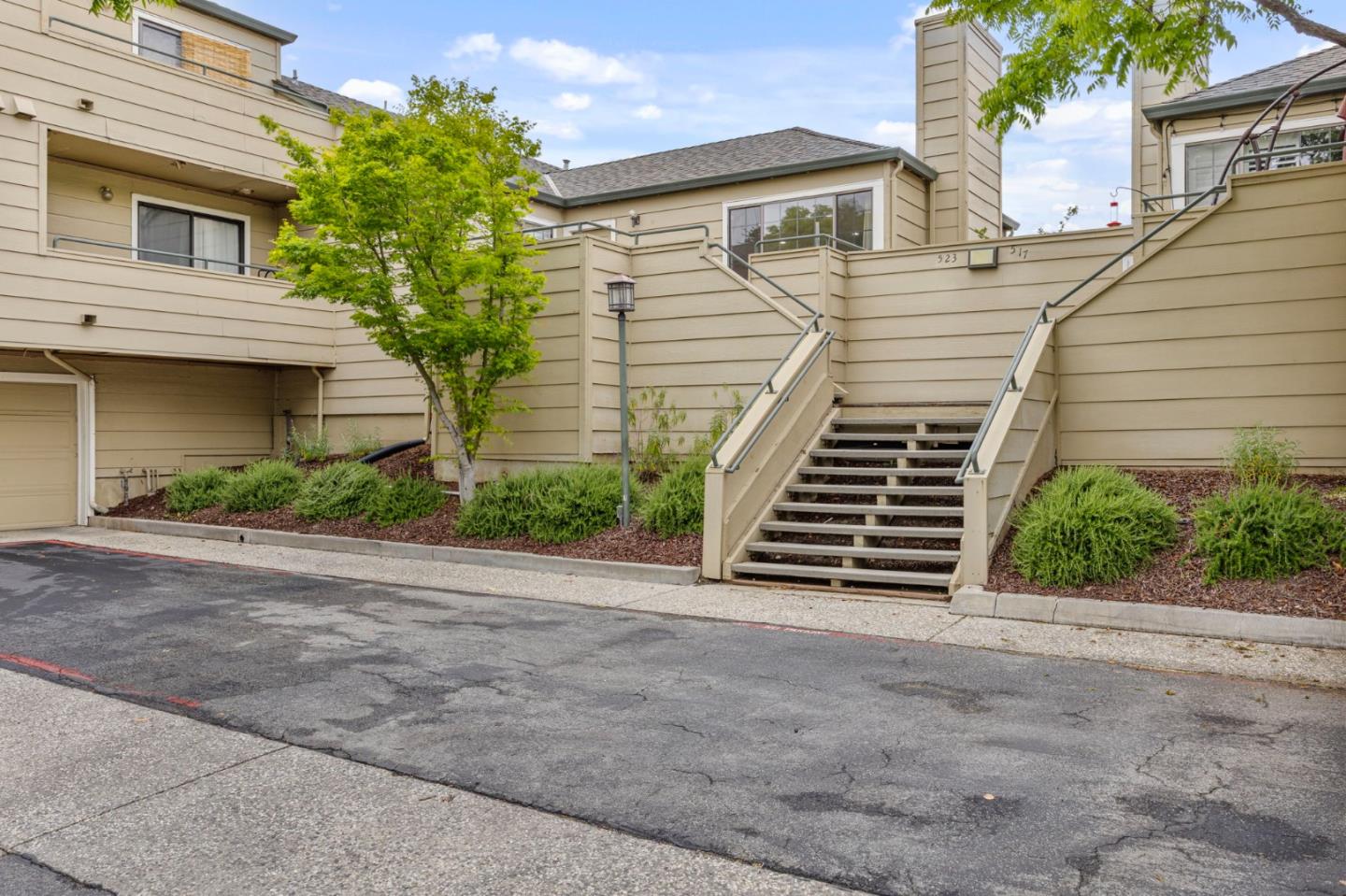 Detail Gallery Image 4 of 35 For 523 Elk Ridge #6,  San Jose,  CA 95136 - 3 Beds | 2 Baths