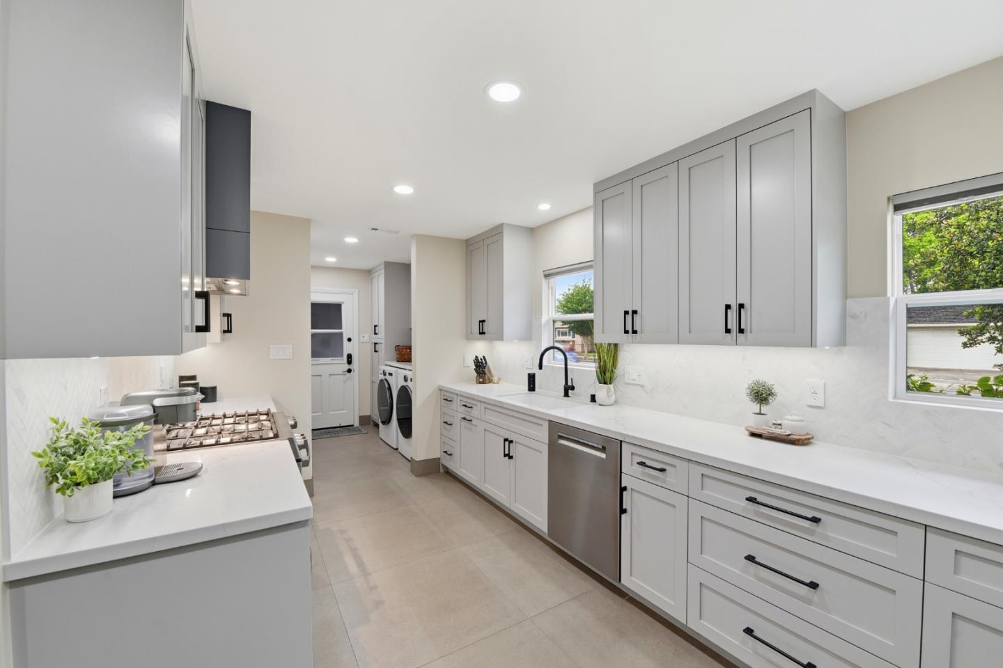 Detail Gallery Image 11 of 66 For 944 Malone Rd, San Jose,  CA 95125 - 3 Beds | 1/1 Baths