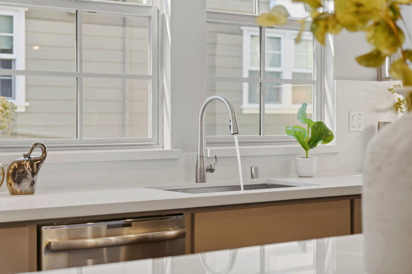 Detail Gallery Image 15 of 53 For 1098 Barberry Ter, Sunnyvale,  CA 94086 - 4 Beds | 3/1 Baths