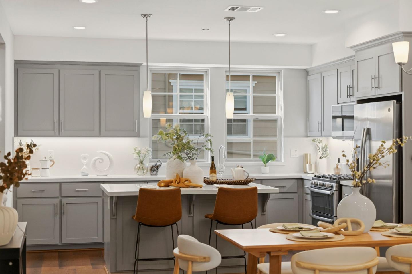 Detail Gallery Image 8 of 53 For 1098 Barberry Ter, Sunnyvale,  CA 94086 - 4 Beds | 3/1 Baths