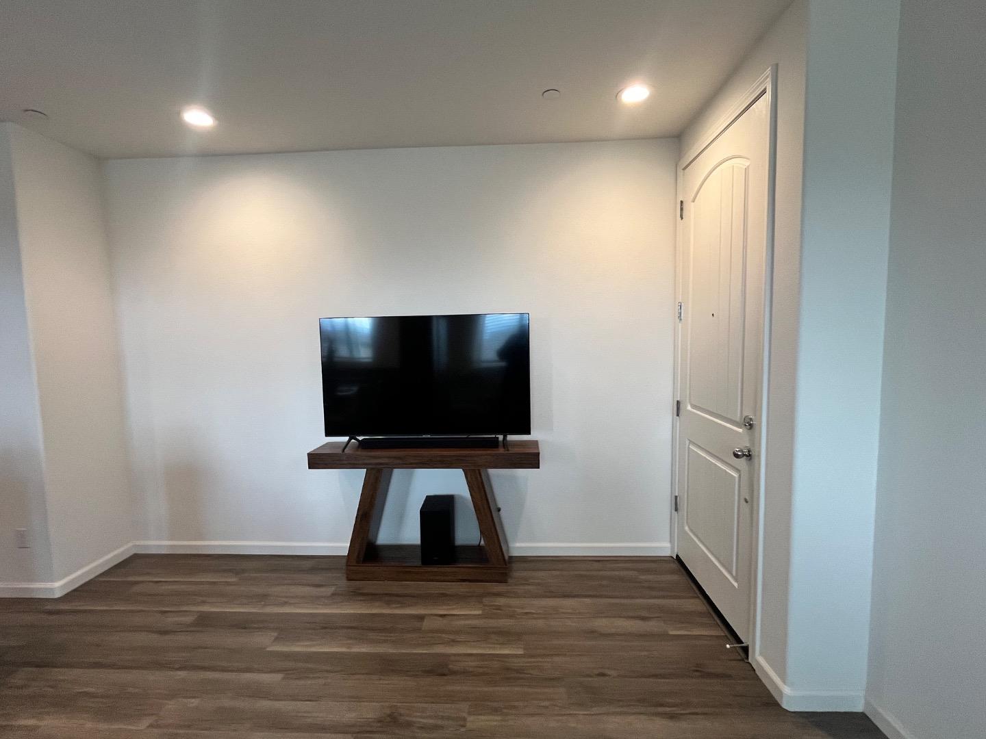 Detail Gallery Image 10 of 27 For 708 Gabilan Dr, Soledad,  CA 93960 - 2 Beds | 1 Baths