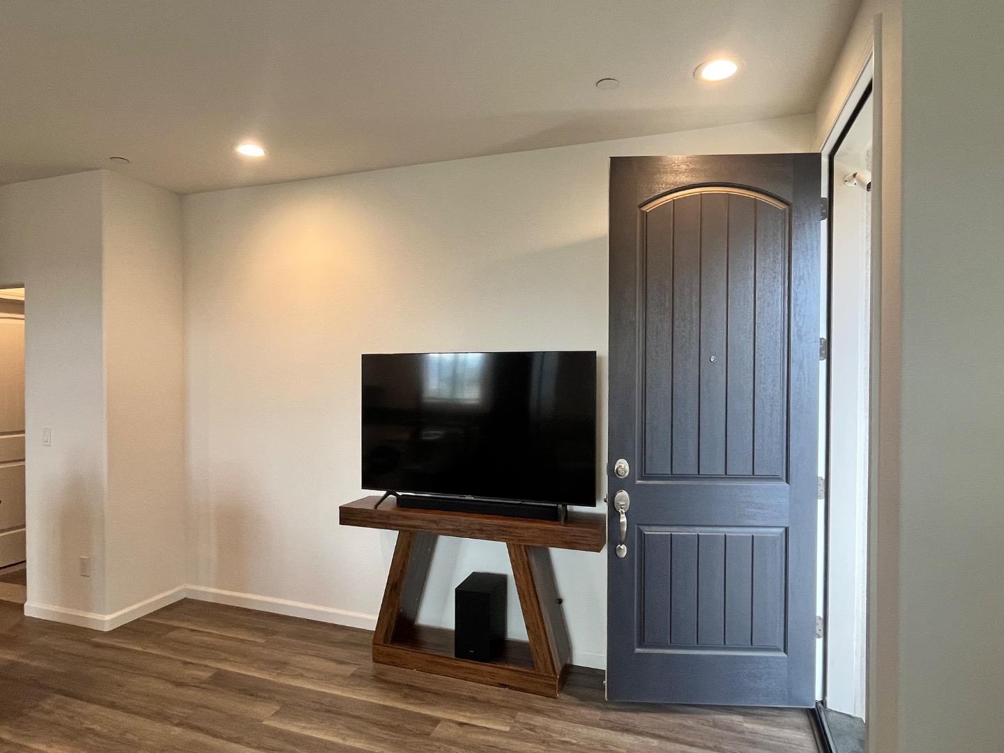 Detail Gallery Image 11 of 27 For 708 Gabilan Dr, Soledad,  CA 93960 - 2 Beds | 1 Baths