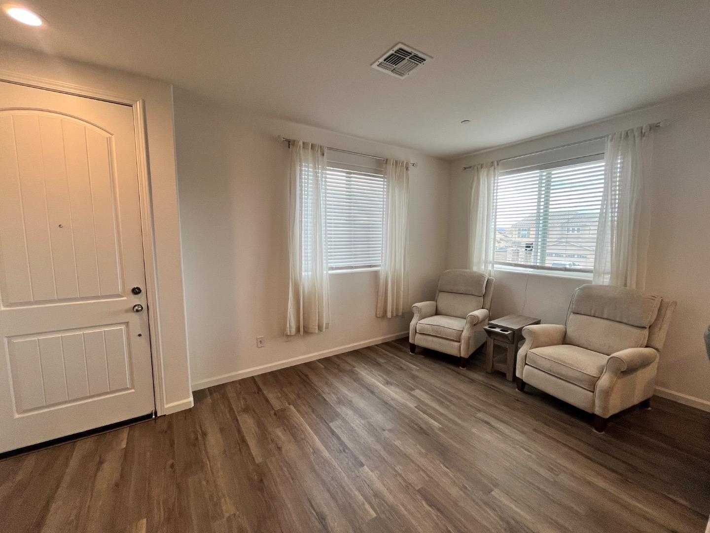 Detail Gallery Image 3 of 27 For 708 Gabilan Dr, Soledad,  CA 93960 - 2 Beds | 1 Baths