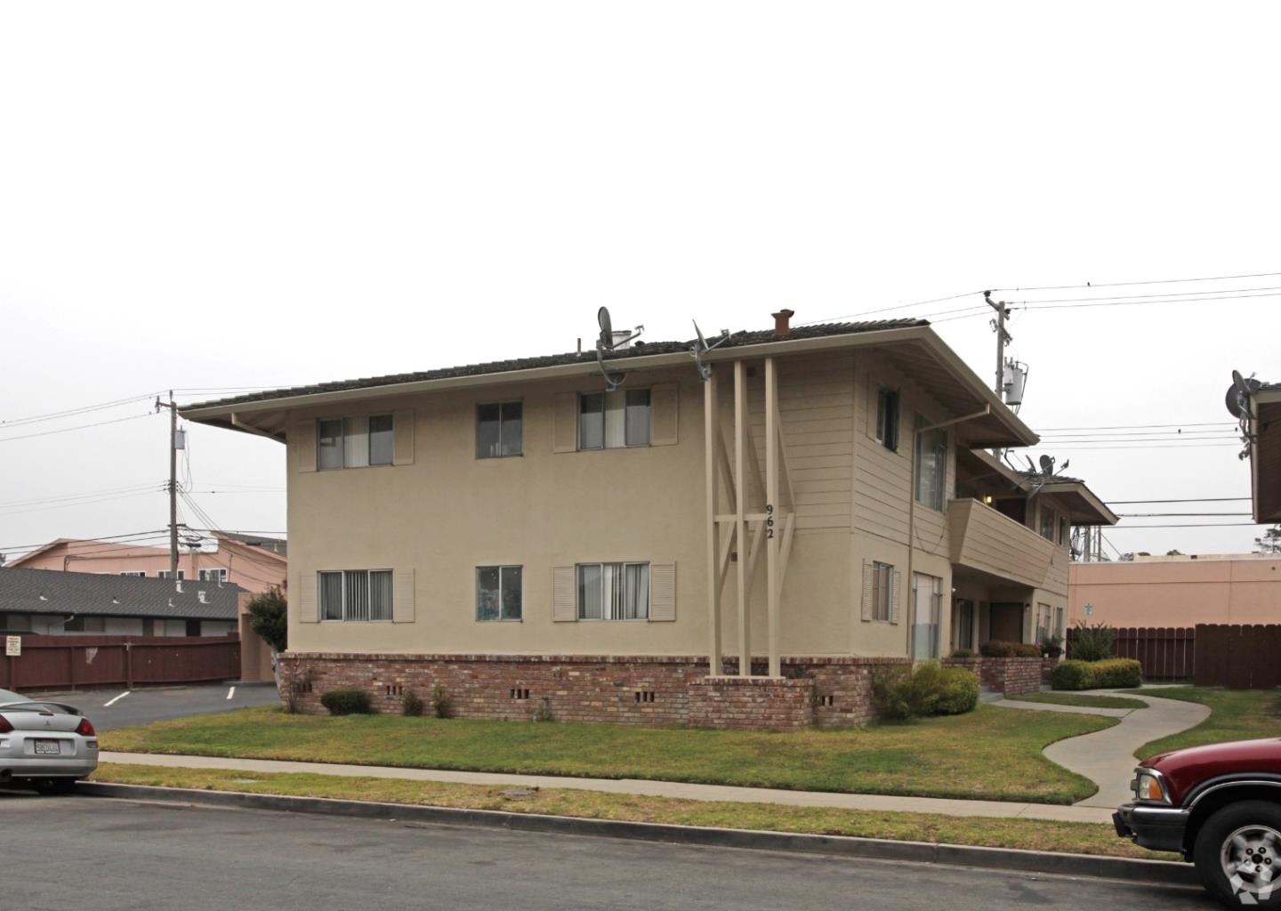 Detail Gallery Image 3 of 6 For 948 Lupin Dr, Salinas,  CA 93906 - – Beds | – Baths