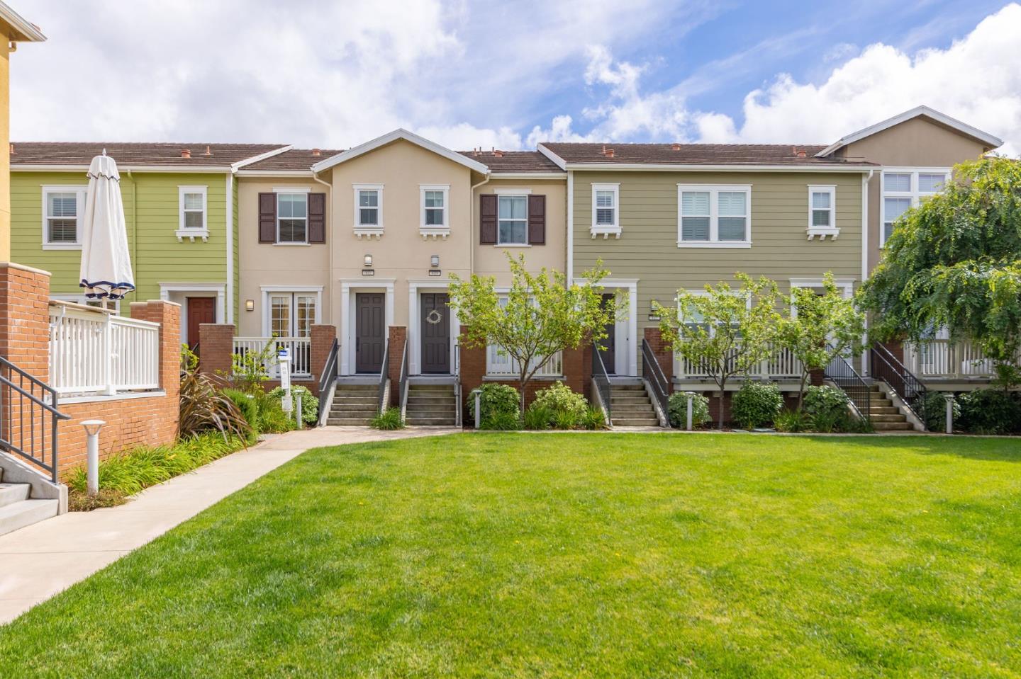 Front Image Thumbnail for ML82044084