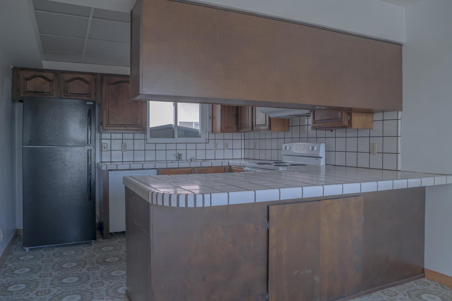 Detail Gallery Image 14 of 23 For 336 High St, Monterey,  CA 93940 - 3 Beds | 2 Baths