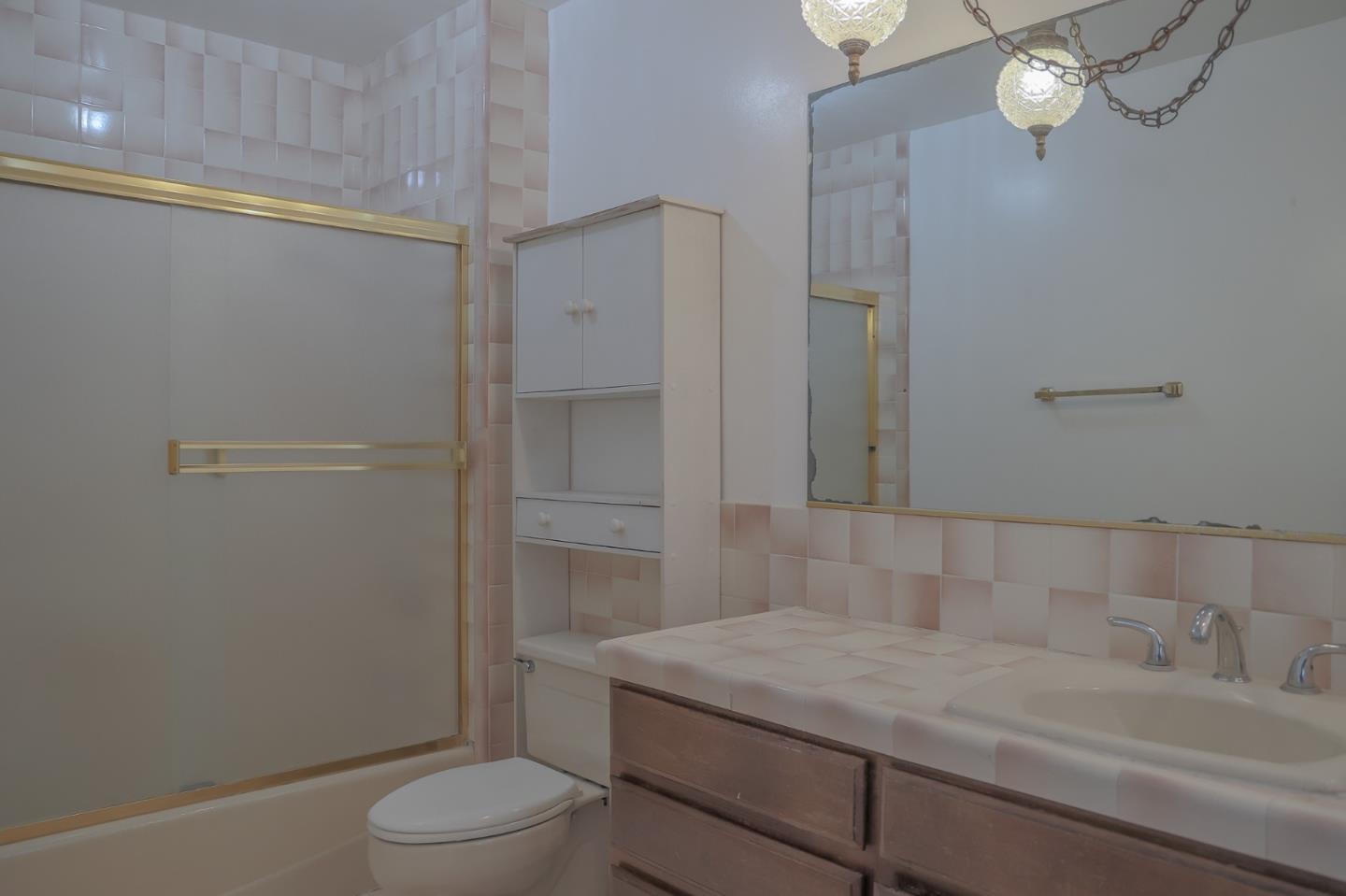 Detail Gallery Image 17 of 23 For 336 High St, Monterey,  CA 93940 - 3 Beds | 2 Baths