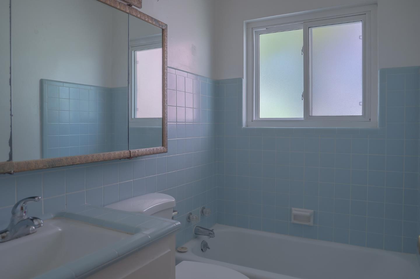 Detail Gallery Image 21 of 23 For 336 High St, Monterey,  CA 93940 - 3 Beds | 2 Baths