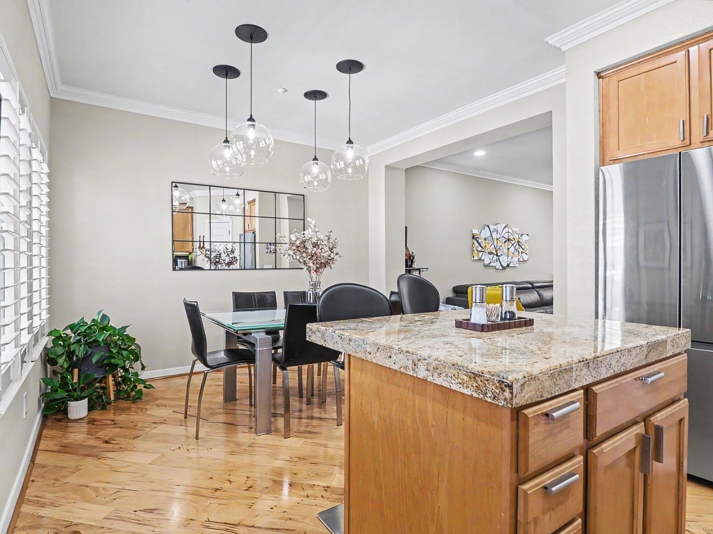 Detail Gallery Image 16 of 39 For 1100 Wabesco Pl, San Jose,  CA 95125 - 2 Beds | 2 Baths